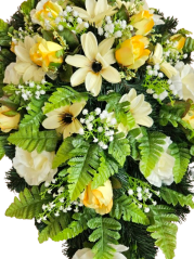 Pogrebni venec "Solza" Clematis, Vrtnice, Rumohra in dodatki 95cm x 55cm