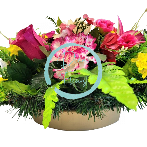 Žalni aranžma umetna dalija, vrtnice, lilije, nageljni in dodatki 55cm x 40cm x 20cm