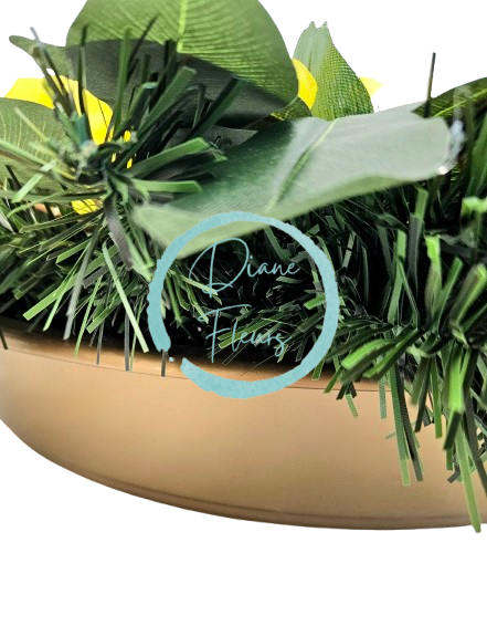 Aranjament pentru cimitir de trandafiri, orhidee si accesorii 78cm x 38cm x 18cm