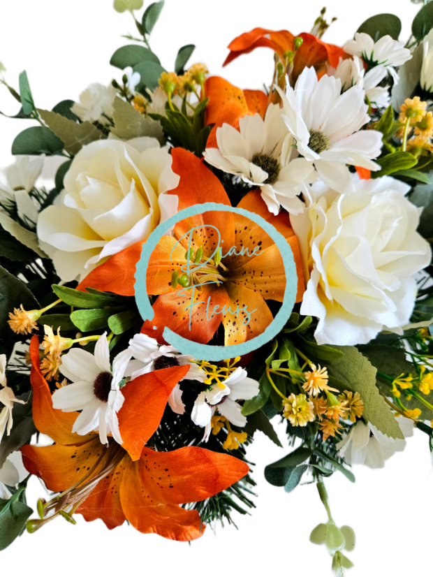 Trauergesteck aus künstliche Rosen, Gänseblümchen, Lilien und Accessoires 50cm x 35cm x 18cm AS1077