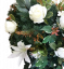 Pogrebni vijenac "Srce" od umjetnih ruža, lljiljana i dodaci 65cm x 65cm kremasta, zelena, smeđa