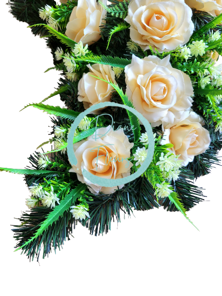 Wianek żałobny „Łza” wykonany ze sztucznych róż i dodatków o wymiarach 70cm x 45cm