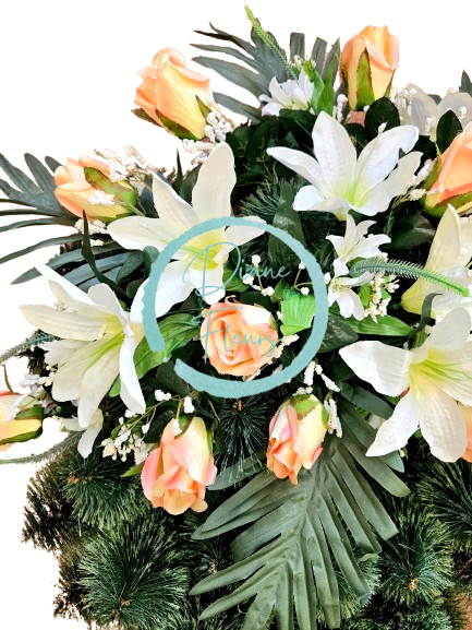 Luxusný smútočný veniec borovicový exclusive ruže, ľalie, palmové listy a doplnky 70cm