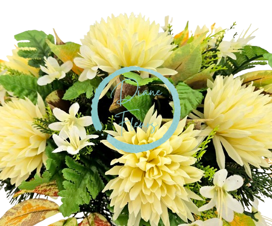 Smútočný aranžmán betonka umelé chryzantémy a doplnky 60cm x 30cm x 28cm