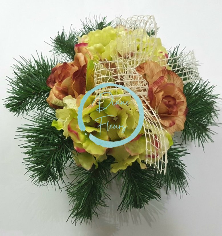 Aranžmán betonka Hortenzie & Růže & Doplňky 30cm x 20cm zelená & hnědá AS9