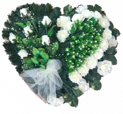Pogrebni vijenac "Srce" od umjetnih ruža i dodaci 80cm x 80cm zelena, kremasta