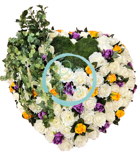 Coroana funerara „Inimă” din trandafiri si cu inima de muschi 80cm x 80cm