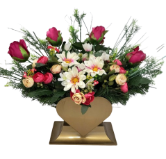 Krásny smútočný aranžmán v tvare srdca betonka exclusive umelé margarétky, ruže, kamélie a doplnky 65cm x 28cm x 35cm