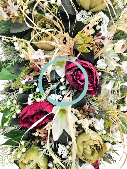 Luxusní věnec borovicový exclusive pivoňky, lilie, kamélie a doplňky 75cm x 45cm AS911