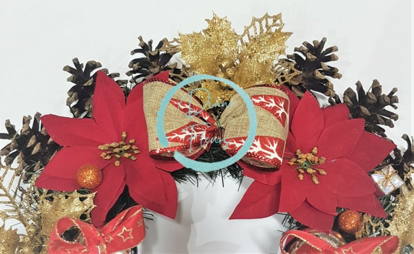 Karácsonyi koszorú O 30cm Mikulásvirág Mikulásvirág, karácsonyi díszek és kiegészítők piros