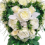 Künstliche Trauerkranz auf einem Ständer "Herz -formig" Rosen & Zubehör 45cm x 40cm