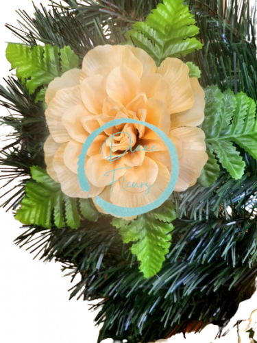 Coroană pe un suport "Inima" de flori artificiale Trandafiri & Dahlia & accesorii 45cm x 40cm
