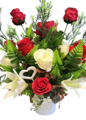 Flower Box róże, lilie, szparagi, paproć i dodatki 75cm x 40cm x 60cm