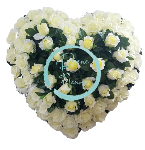 Wianek żałobny "Serce" z róż 65cm x 65cm kremowy sztuczny