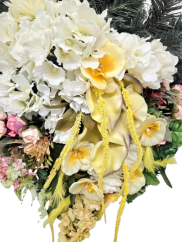 Smútočný veniec "Slza" umelé hortenzie, pivonky, chryzantémy, orchidey a doplnky 100cm x 55cm