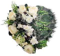 Künstliche Kranz Herz-förmig mit künstliche Pfingstrosen, Ranunkeln, Eukalyptus und Accessoires 40cm x 40cm