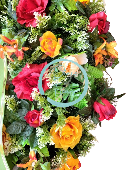 Lussuosa corona di pino artificiale Rose, peonie, orchidee e accessori esclusivi 90 cm AS784