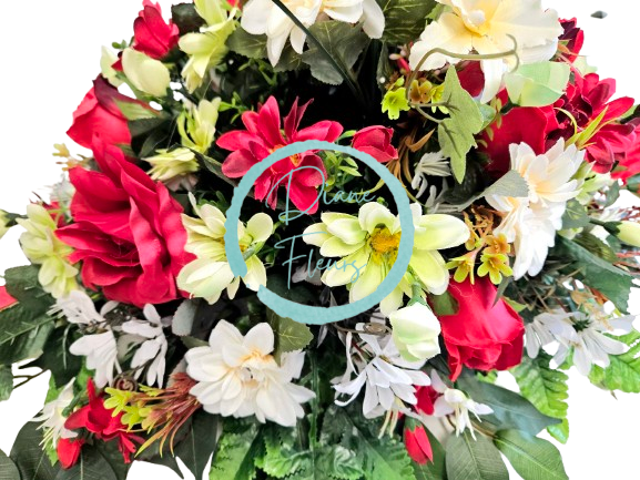 Aranjament mare de margarete, trandafiri, gerbere si accesorii 90cm x 50cm x 28cm