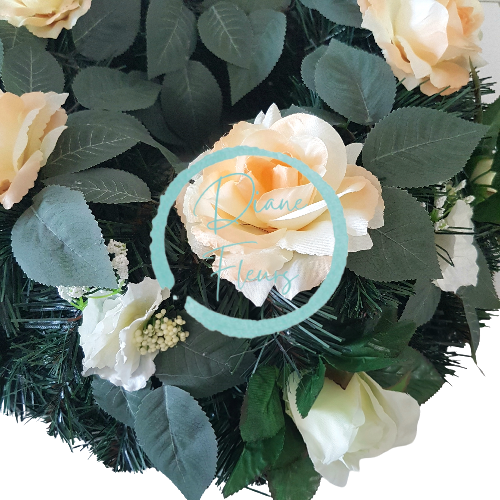 Smútočný veniec kruh s umelými ružami, hortenziami a doplnkami Ø 50cm krémový, ružový, zelený