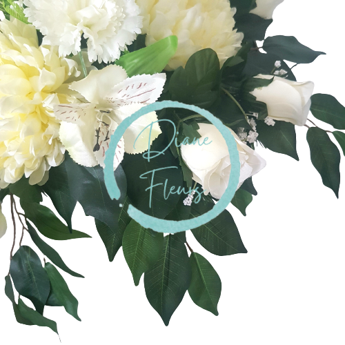 Smútočný aranžmán betonka exclusive umelá chryzantéma, ruža, karafiát, alstroméria a doplnky Ø 45cm x 35cm