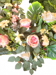 Coroană funerara de pin Exclusiv trandafiri artificiali, bujori, hortensii, gerbere și accesorii 80cm x 90cm