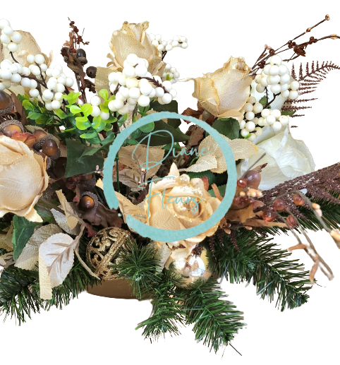 Smútočný aranžmán betonka umelé ruže, papraď, bobule, vianočné gule a doplnky 75cm x 50cm x 38cm