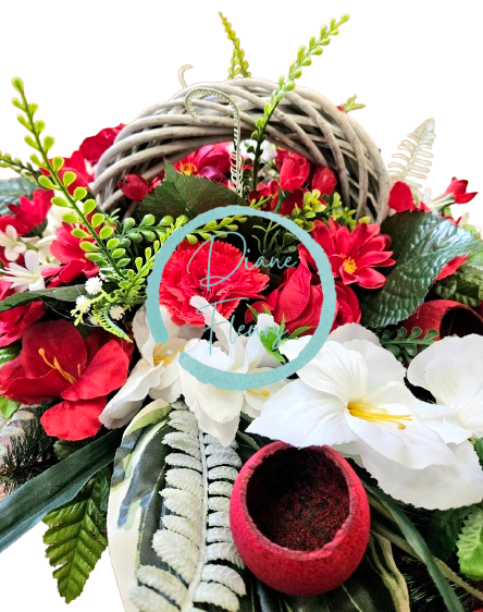Luxusný smútočný veniec borovicový exclusive ruže, gladioly, margarétky, prútený veniec 75cm x 45cm