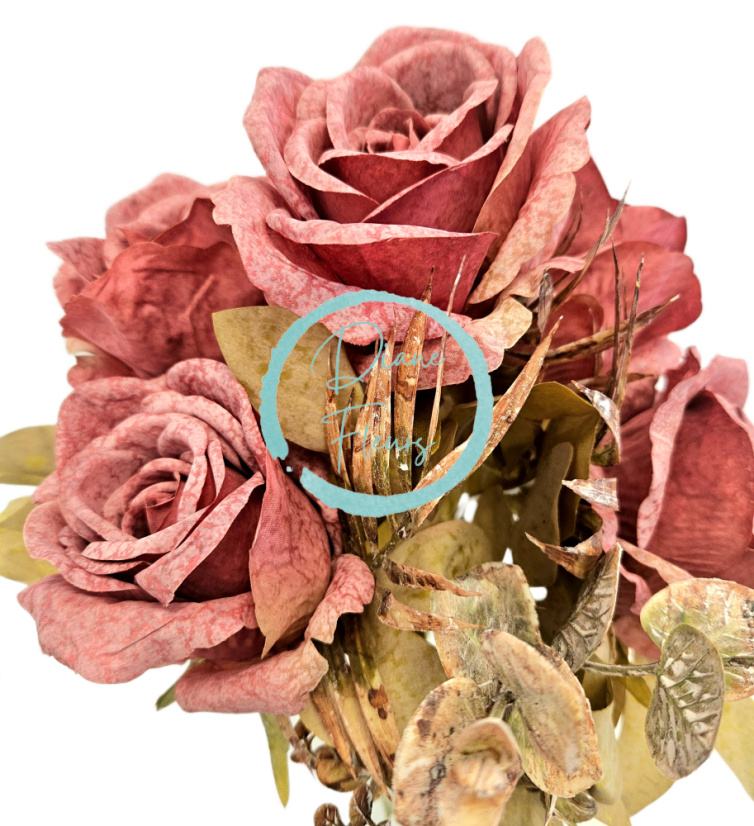 Изкуствен букет от рози и аксесоари 46 см старо розово