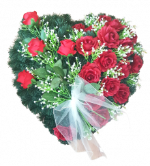 Smútočný veniec "Srdce" z umelých ruží a doplnky 65cm x 65cm červený