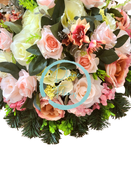 Smuteční věnec kruh umělé růže, pivoňky, hortenzie a doplňky Ø 60cm