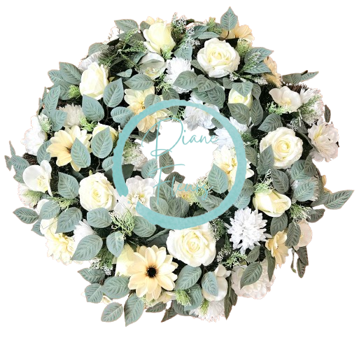 Temetési fenyőkoszorú Exkluzív rózsák, krizantém, dáliák, clematis és kiegészítők 80cm