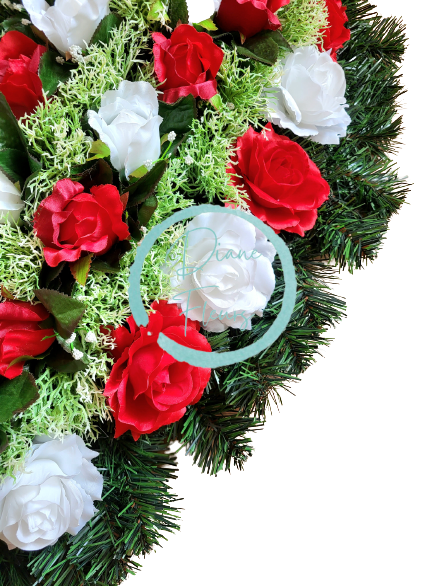 Temetési koszorú "szív" rózsák, moha és kiegészítők 80cm x 80cm