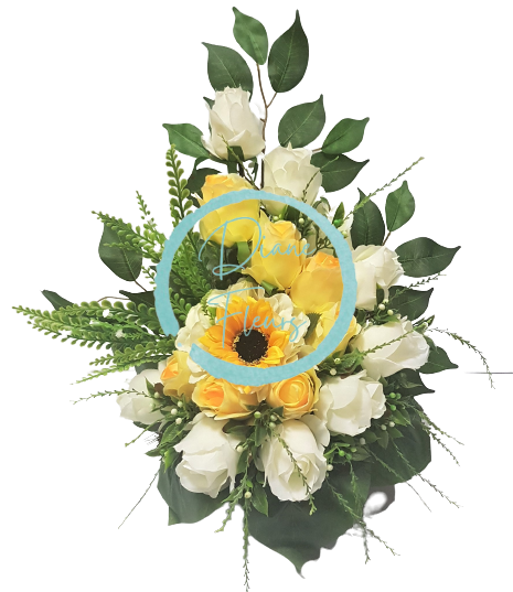 Aranžmán betonka s čečinou zdobená umelou slnečnicou a ružami 35cm x 25cm x 40cm