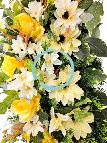 Coroana cu trandafiri artificiali, gerbere, clematis și accesorii 150cm x 50cm