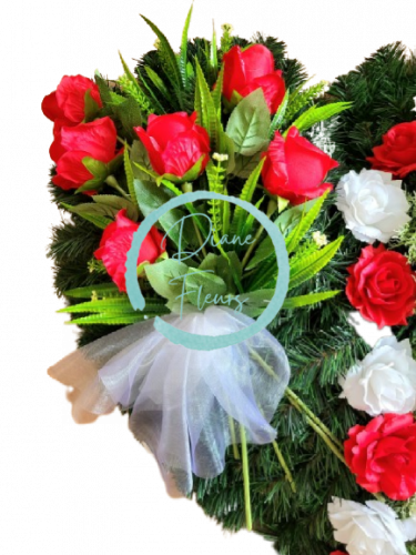 Pogrebni vijenac "Srce" od ruža i mahovina i dodaci 80cm x 80cm umjetno