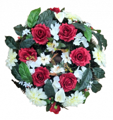 Coroană artificială de pin decorată cu trandafiri artificiali, dahlii, gerbere, crini și accesorii 55cm