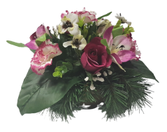 Kompozycja pogrzebowa ze sztucznymi różami i goździkami i sierotami i akcesoriami 25cm x 15cm