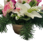 Díszített betontál fenyőből mesterséges szegfű, rózsa, orchidea, liliomok és kiegészítők Ø 30cm x 20cm