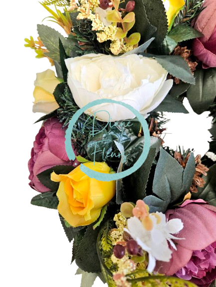 Венец от рози, божури и аксесоари 40см AS980