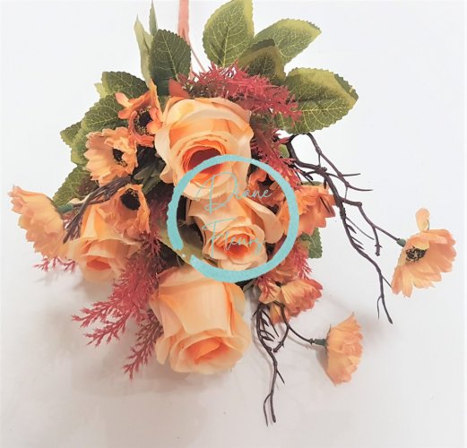 Šopek vrtnic in marjetic 45 cm oranžne umetne barve