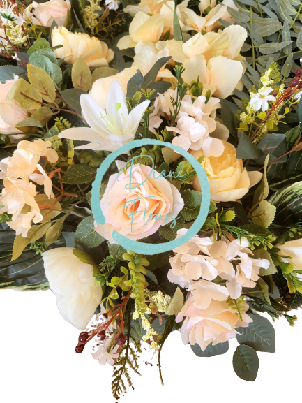 Luxusný smútočný veniec borovicový exclusive ruže, pivonky, gladioly a doplnky 70cm x 80cm