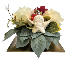 Decoration with artificial roses, marguerites, angel and candle 22cm x 20cm x 15cm