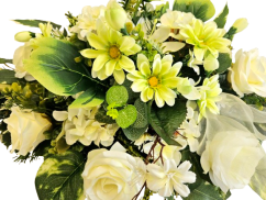 Velik žalni aranžma umetne marjetice, vrtnice, hortenzije in dodatki 100cm x 50cm x 30cm