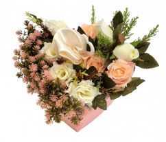 Flower Box inima cu un amestec de flori artificiale si accesorii 33cm x 25cm x 12cm
