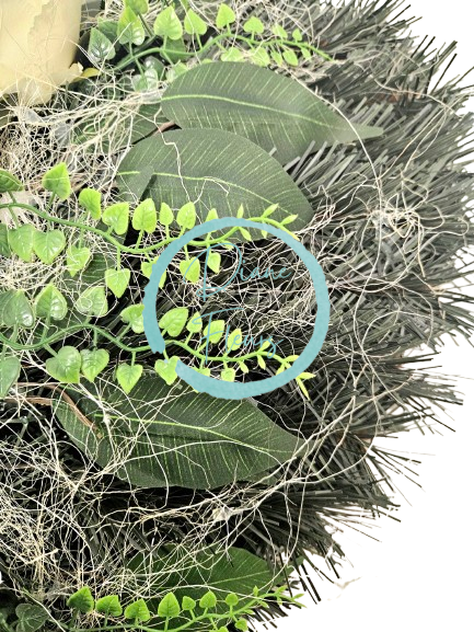 Smútočný veniec "Srdce" umelé pivonky, ranunculus, eukalyptus a doplnky 40cm x 40cm