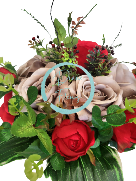 Vázaná kytice Exclusive růže, eukalyptus a doplňky 50cm umělá