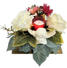 Dekoracja ozdobiona sztucznymi różami i stokrotkami z aniołem i świecą 22cm x 20cm x 15cm