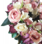 Pleteni vijenac ukrašen umjetnim ružama i božurima i hortenzijama Ø 30cm