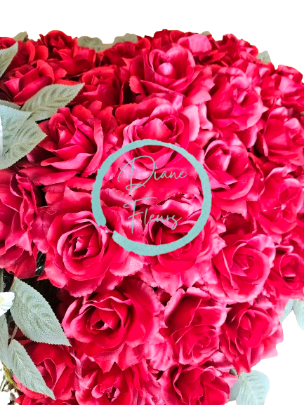 Smuteční věnec "Srdce" z Růží a listů Břízy 60cm x 60cm červená & zelená umělý AS619