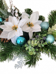 Trauergesteck aus künstliche Weihnachtsstern, Beeren, Weihnachtskugel und Zubehör 60cm x 25cm x 18cm